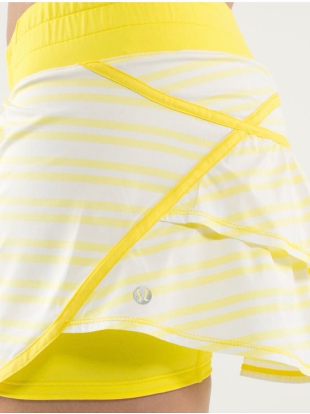 Lululemon athletica Run Yellow & white Striped Track Attack Skort sz 2 - Picture 3 of 7